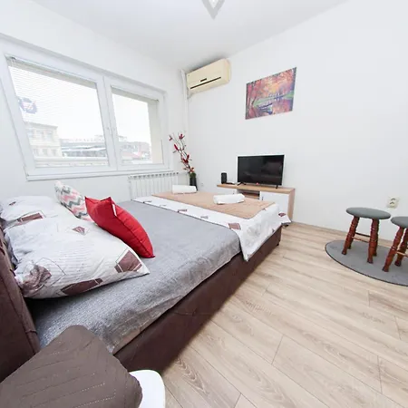 Apartment & Heart Main Square