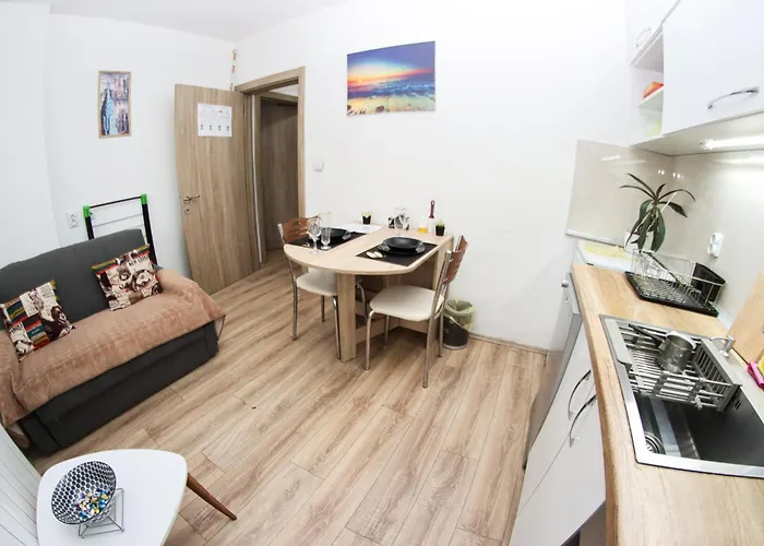 & Heart Main Square Üsküp