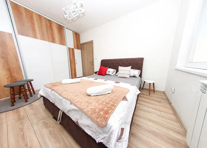 & Heart Main Square Üsküp