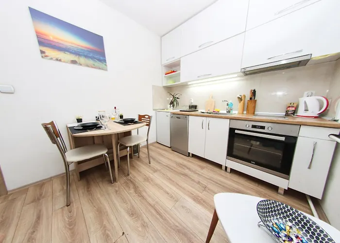 Daire & Heart Main Square