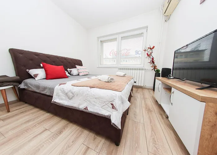 & Heart Main Square Üsküp